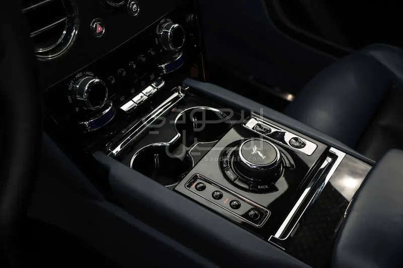 2024 رولز رويس كولينان بلاك بادج