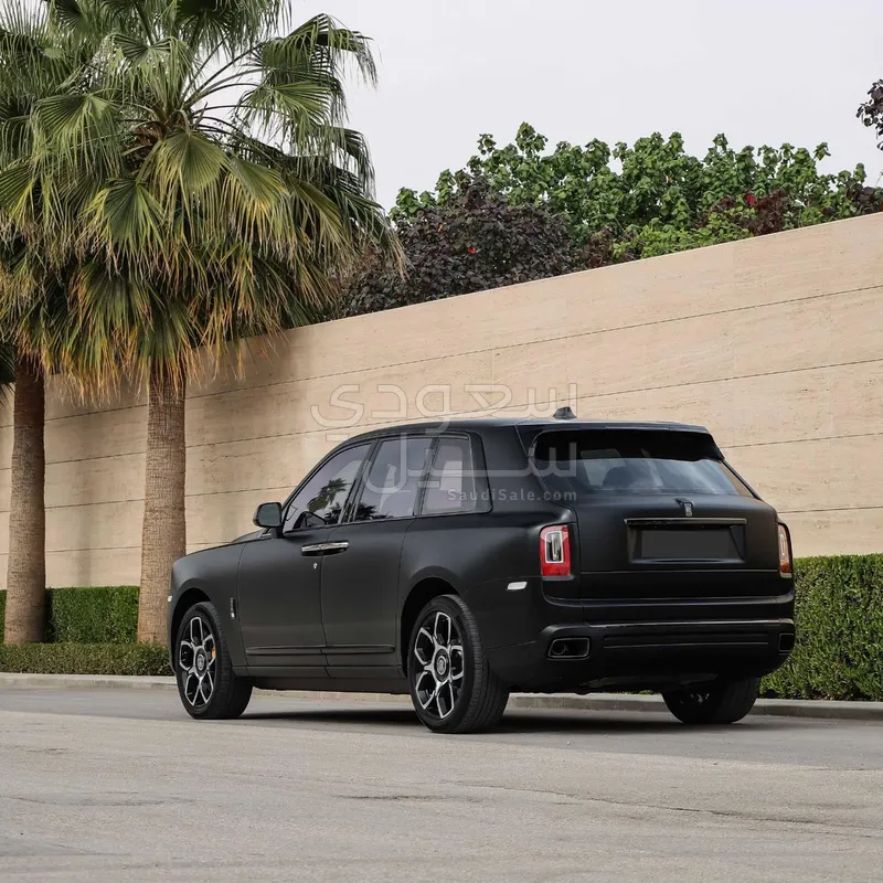 2024 رولز رويس كولينان بلاك بادج