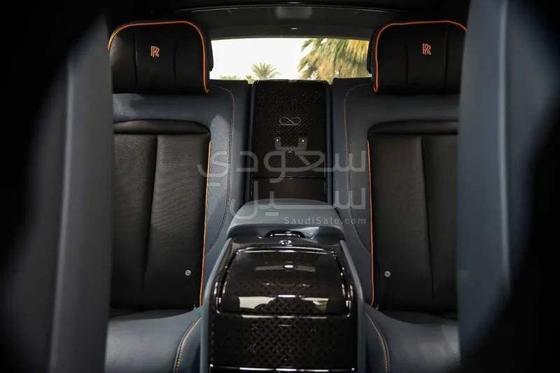 2024 رولز رويس كولينان بلاك بادج