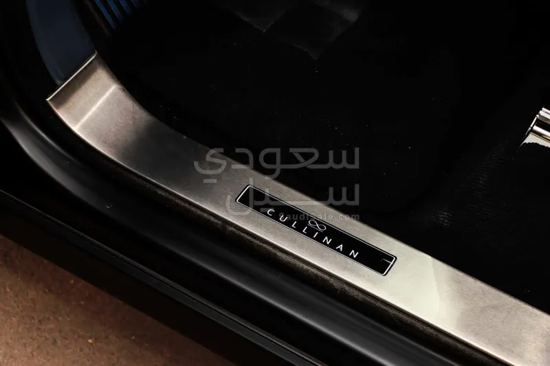 2024 رولز رويس كولينان بلاك بادج