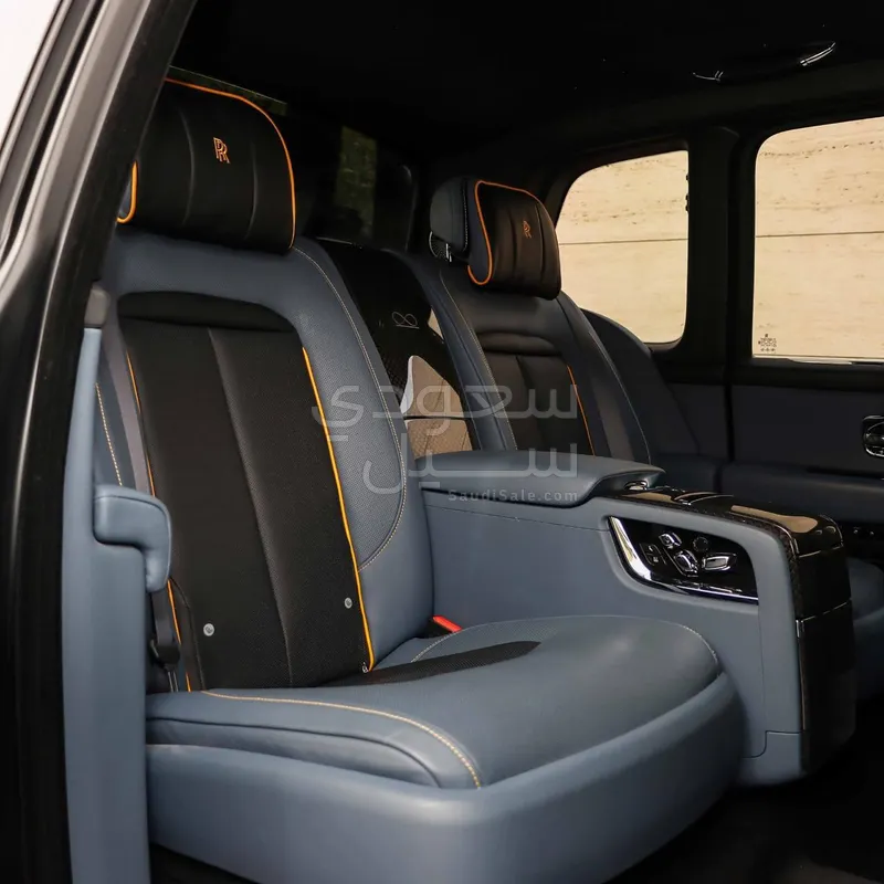 2024 رولز رويس كولينان بلاك بادج