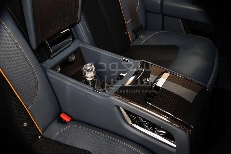 2024 رولز رويس كولينان بلاك بادج