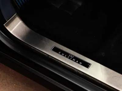 2024 رولز رويس كولينان بلاك بادج