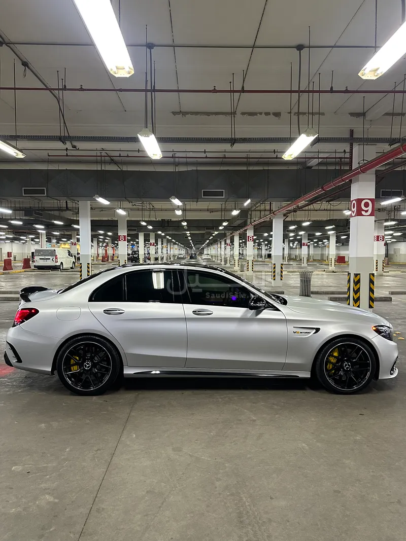 2020 مرسيدس - بنز سي 63إٍس أي إم جي