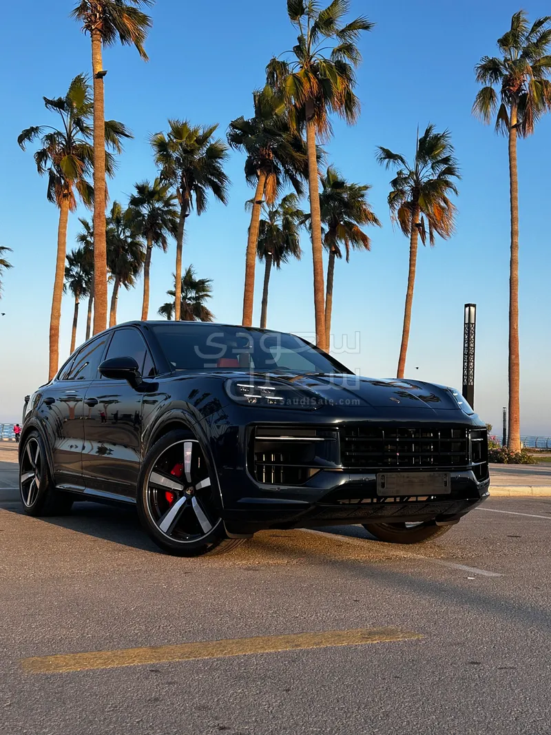 2025 Porsche Cayenne GTS