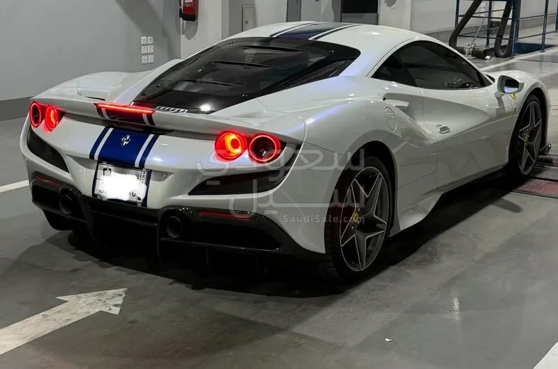 2021 فيراري اف 8 تريبوتو