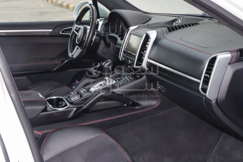 2016 بورش كايين جي تي اس