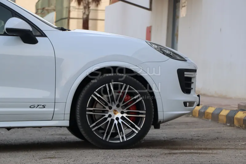 2016 بورش كايين جي تي اس