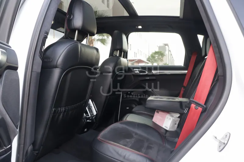 2016 بورش كايين جي تي اس