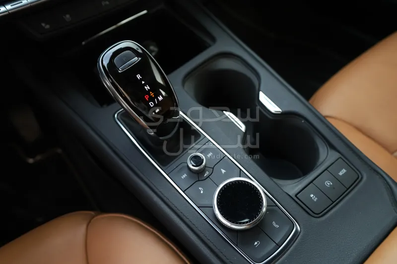 2021 كاديلاك اكس تي 4