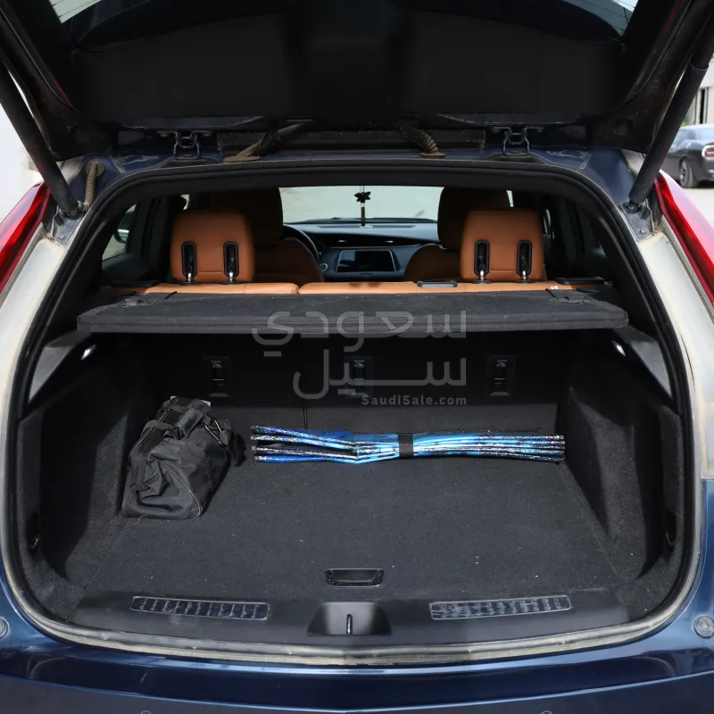 2021 كاديلاك اكس تي 4