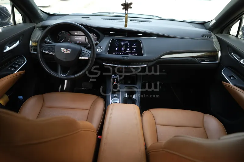 2021 كاديلاك اكس تي 4