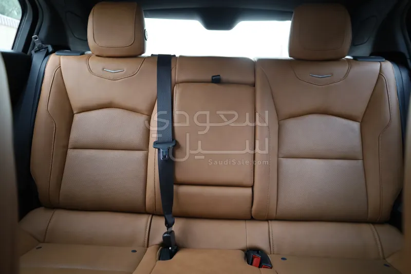 2021 كاديلاك اكس تي 4