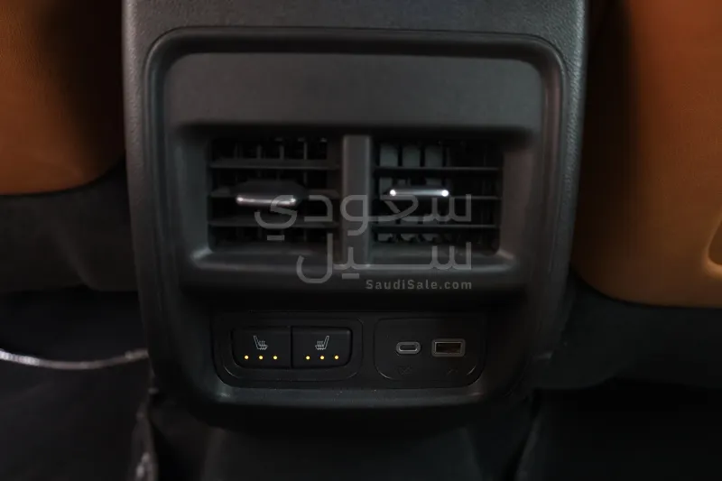 2021 كاديلاك اكس تي 4