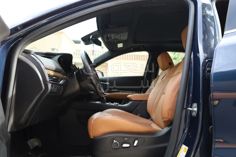 2021 كاديلاك اكس تي 4