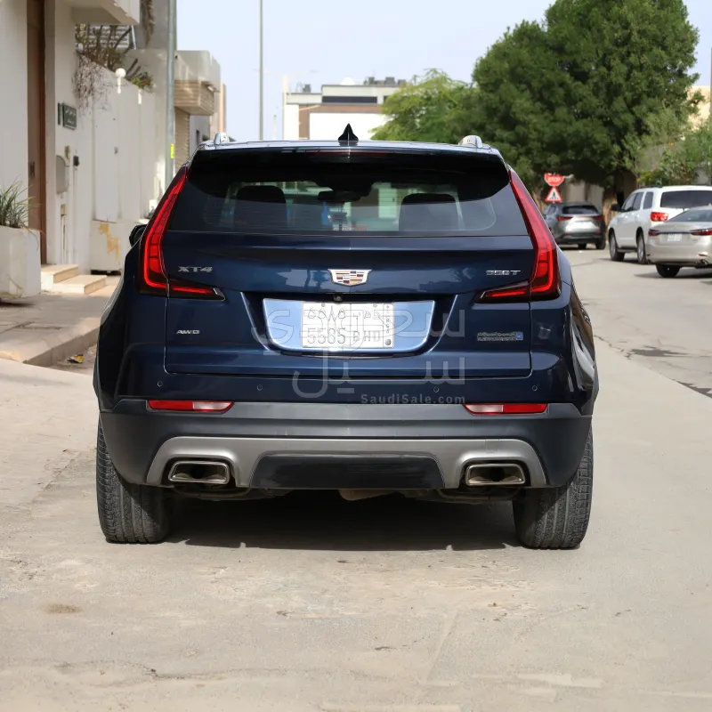 2021 كاديلاك اكس تي 4