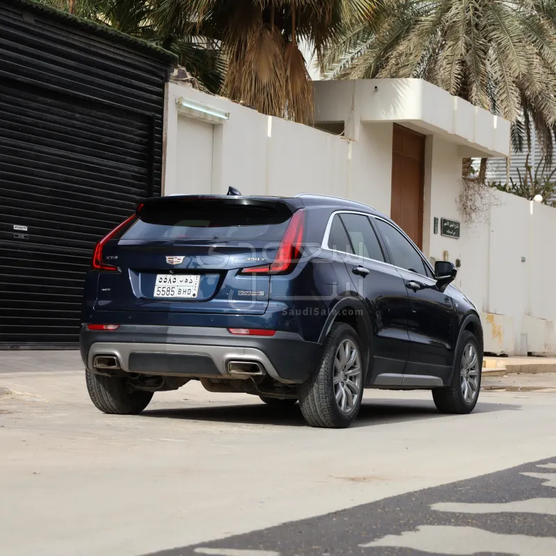 2021 كاديلاك اكس تي 4