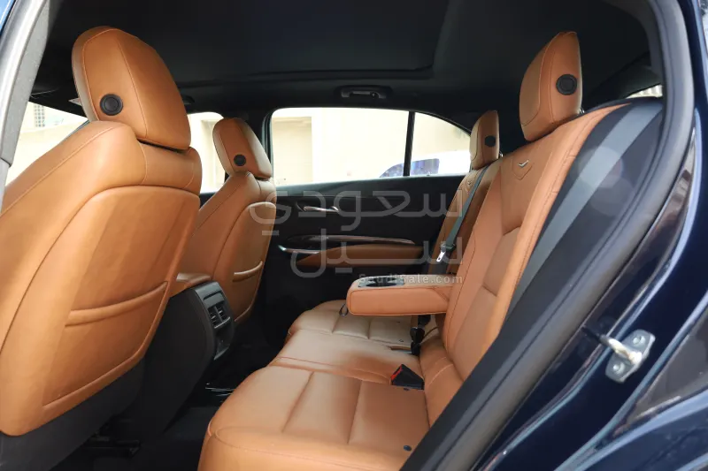 2021 كاديلاك اكس تي 4