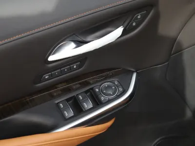 2021 كاديلاك اكس تي 4