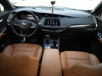 2021 كاديلاك اكس تي 4