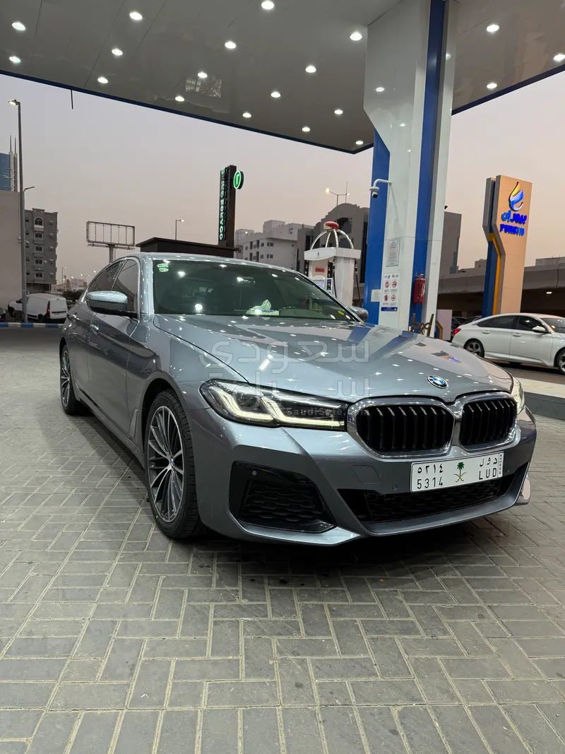 2021 بي ام دبليو الفئة الخامسة 520 أي