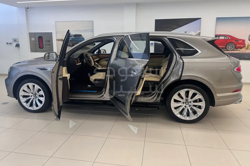 2025 بنتلي بنتايجا إي دابليو بي