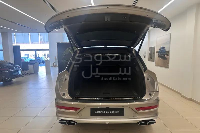 2025 بنتلي بنتايجا إي دابليو بي