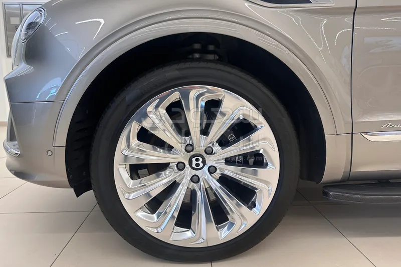 2025 بنتلي بنتايجا إي دابليو بي