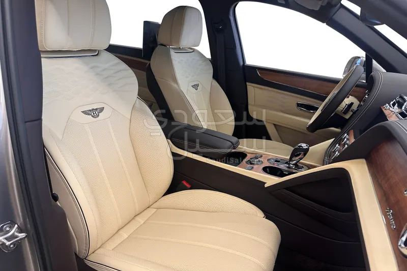 2025 بنتلي بنتايجا إي دابليو بي