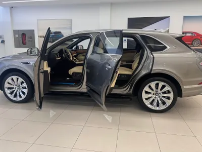 2025 بنتلي بنتايجا إي دابليو بي