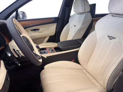 2025 بنتلي بنتايجا إي دابليو بي