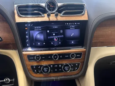 2025 بنتلي بنتايجا إي دابليو بي