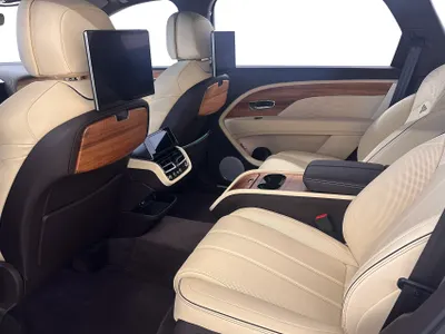 2025 بنتلي بنتايجا إي دابليو بي