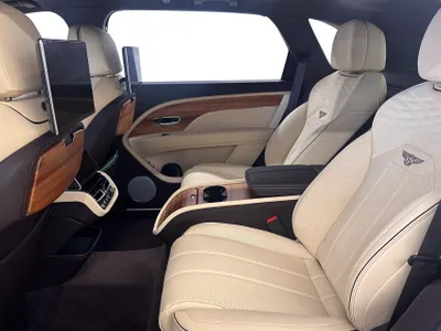 2025 بنتلي بنتايجا إي دابليو بي