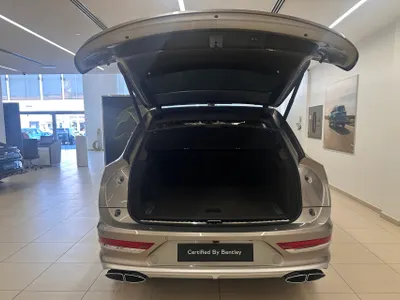 2025 بنتلي بنتايجا إي دابليو بي