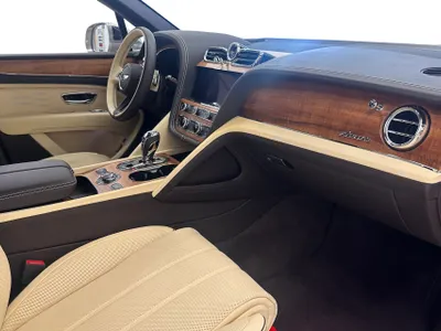 2025 بنتلي بنتايجا إي دابليو بي