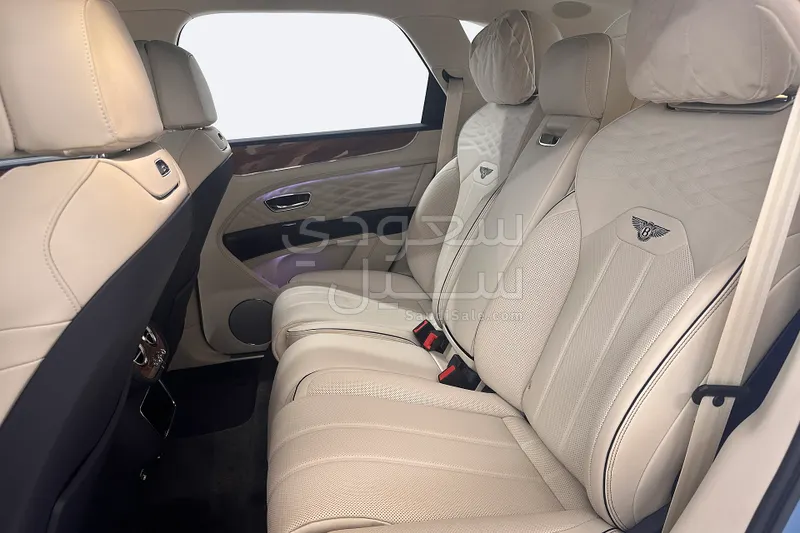 2025 بنتلي بنتايجا