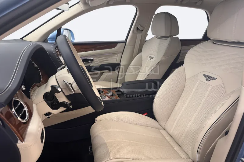 2025 بنتلي بنتايجا