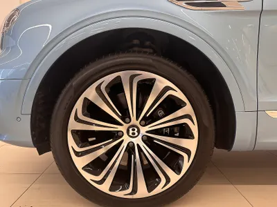 2025 بنتلي بنتايجا