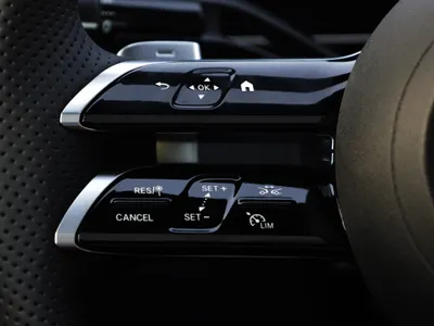 2026 مرسيدس - بنز جي إل سي 200 اي ام جي