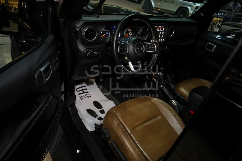 2020 جييب رانجلر صحارى