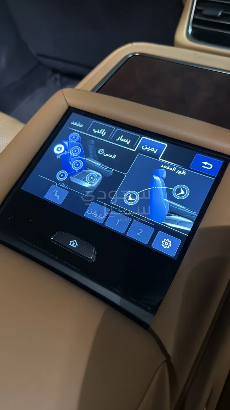 2022 لكزس إل إس 350