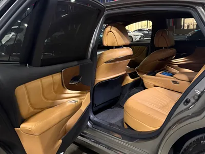 2022 لكزس إل إس 350