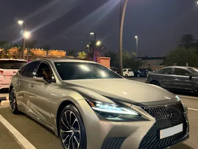 2022 لكزس إل إس 350