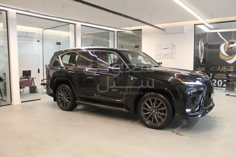 2026 لكزس إل إكس 600 إف