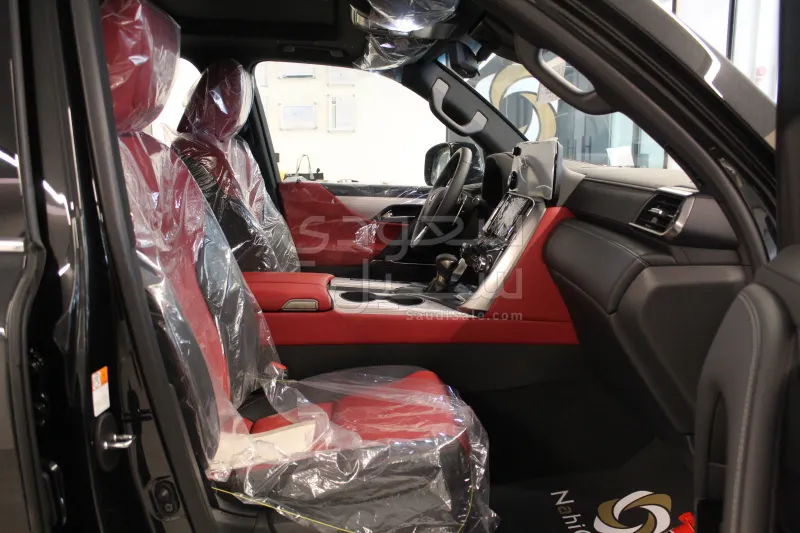 2026 لكزس إل إكس 600 إف