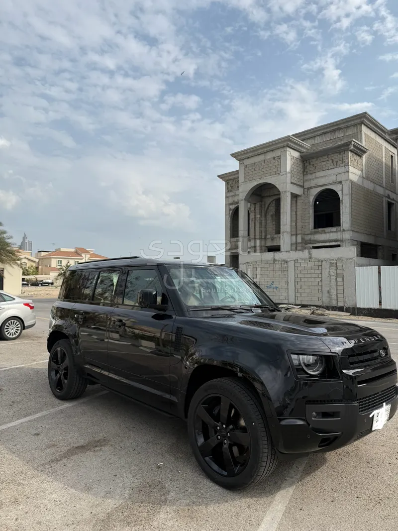 2026 لاند روفر ديفيندر اكس 110