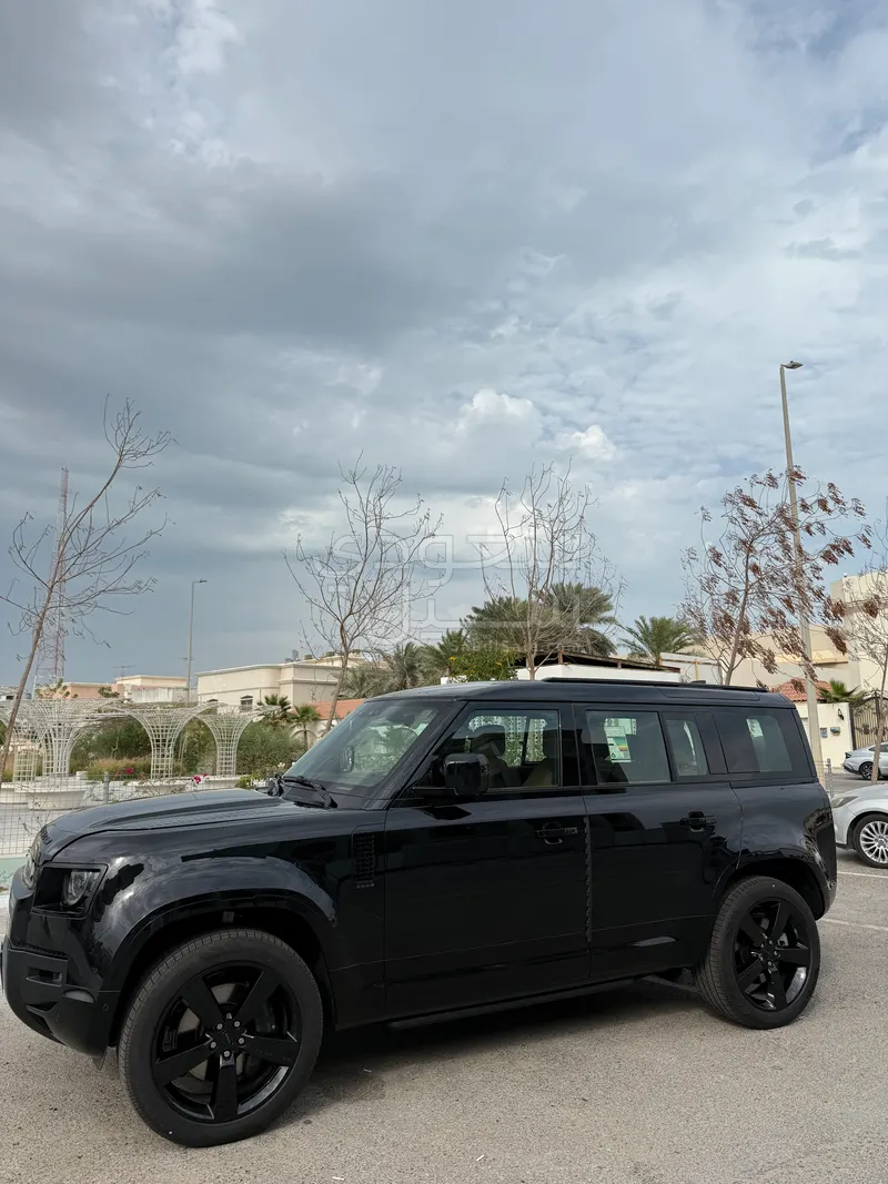 2026 لاند روفر ديفيندر اكس 110