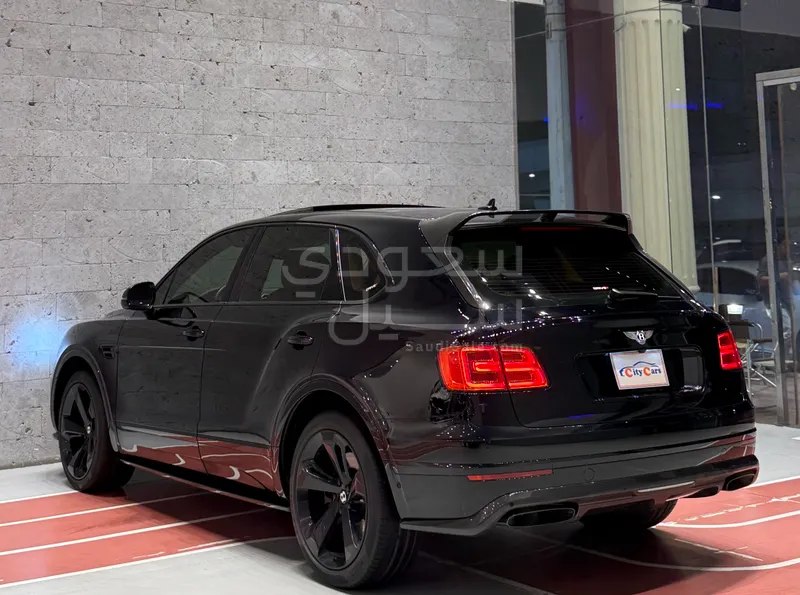 2018 بنتلي بنتايجا