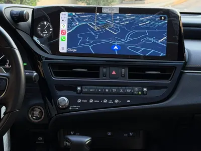 2023 لكزس إي إس 350